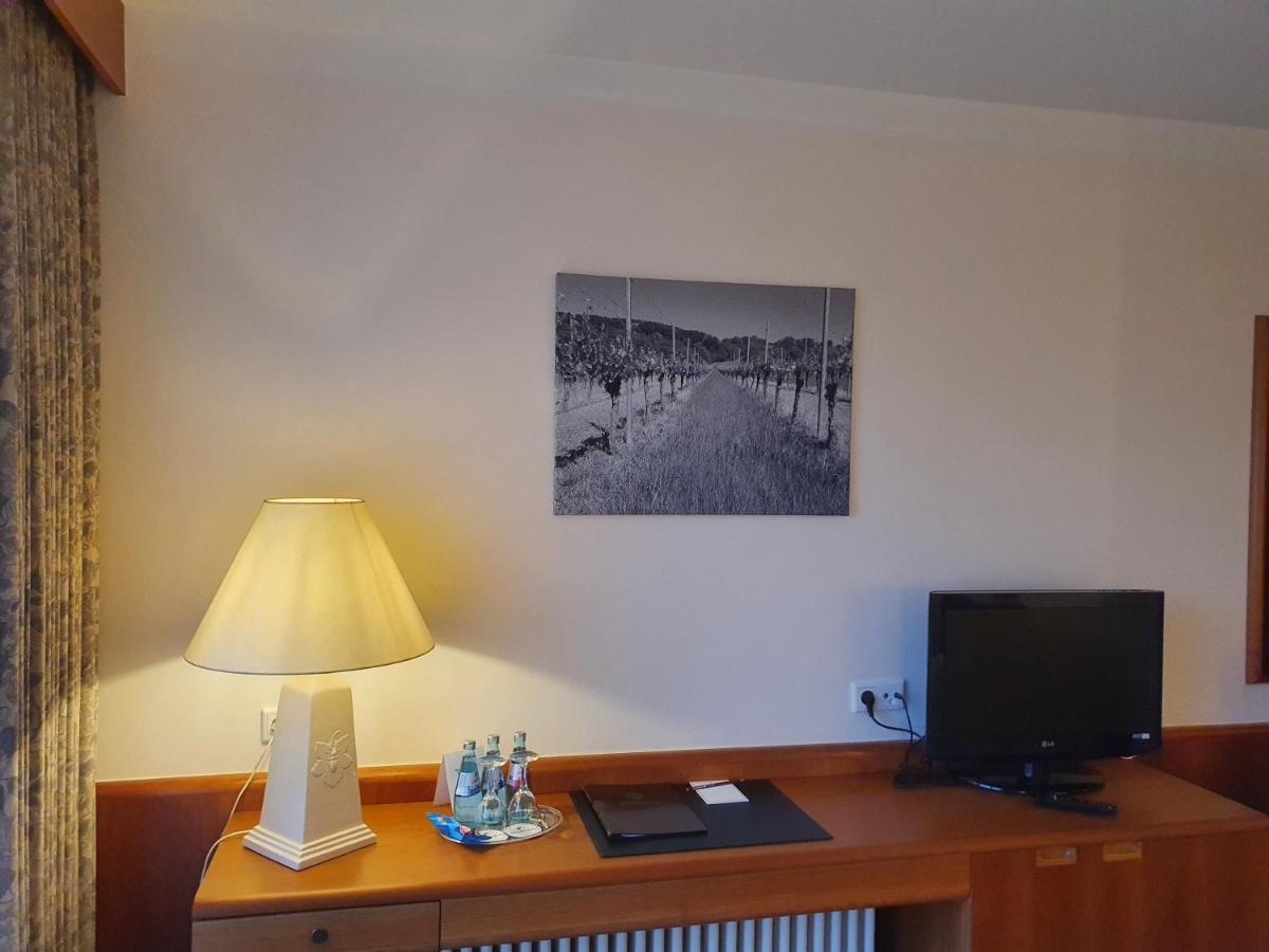 Kaefernberg - Weinhotel Alzenau in Unterfranken Buitenkant foto